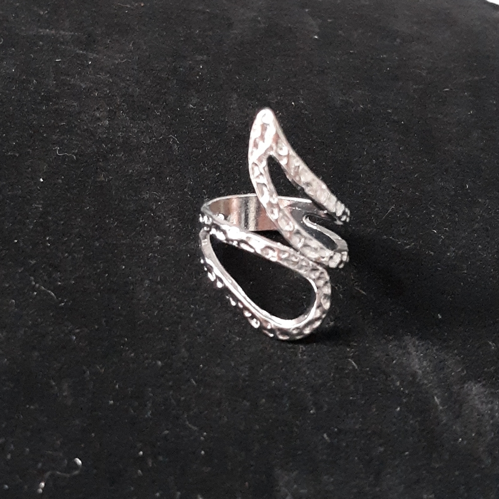 Hammered Silver Tone Wrap Ring - Picture 3 of 8